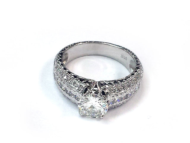 Ladies White Gold Ring with 1.01ct Round Diamond in Center