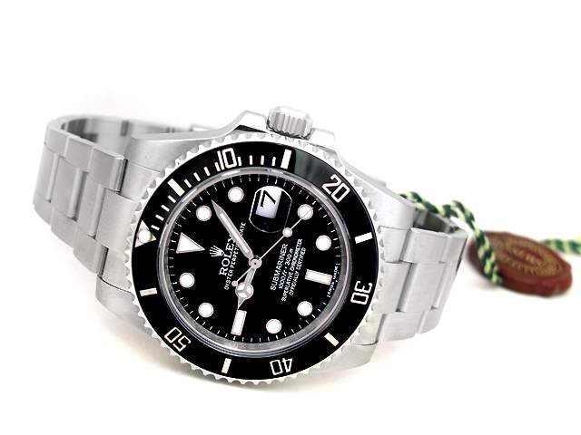 40mm Rolex Submariner Watch 116610LN.