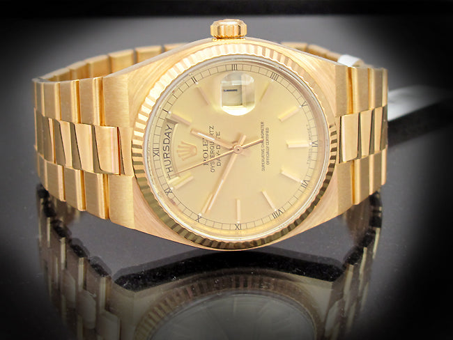 36mm Rolex 18K Yellow Gold Oyster-Quartz Daydate 19018.